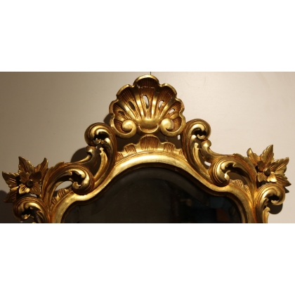Miroir en bois sculpté doré style Louis XV