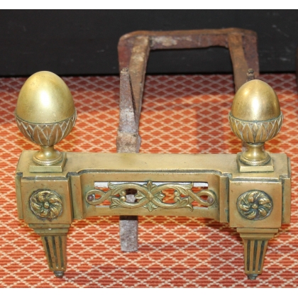Paire de chenets Directoire "Pommes de Pin"