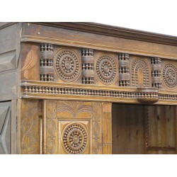 Breton box bed. At  Moinat SA  - Antiques and home décor