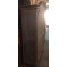  Armoire Louis XVI à chapeau de gendarme, laquée sur  Moinat SA  - Antiquités décoration