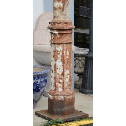  Paire de colonnes en fonte peinte blanche sur  Moinat SA  - Antiquités décoration
