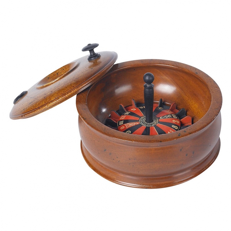 Wooden travel wheel