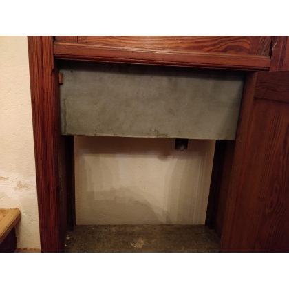 Boat washbasin unit, made of pitch pine. Available from  Moinat SA  - Antiques and home décor