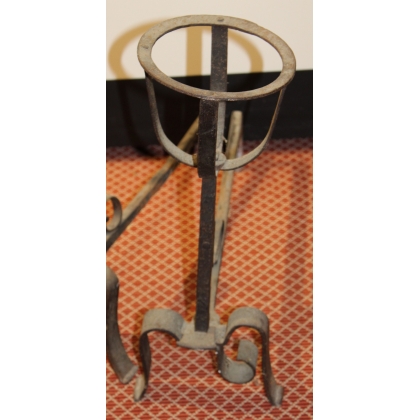 Paire de chenets Louis XIII en fer forgé