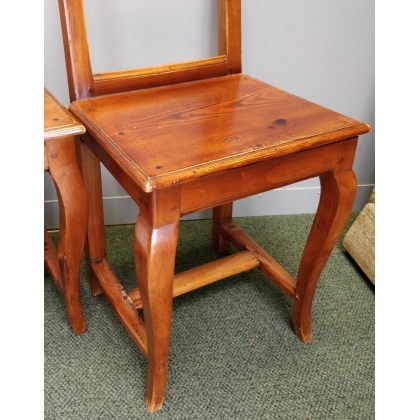 Paire de chaises Lorraine, pieds galbés