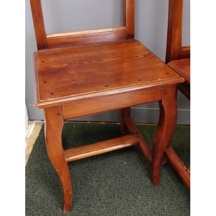 Paire de chaises Lorraine, pieds galbés