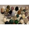 Collection de 85 oeufs en pierre dure