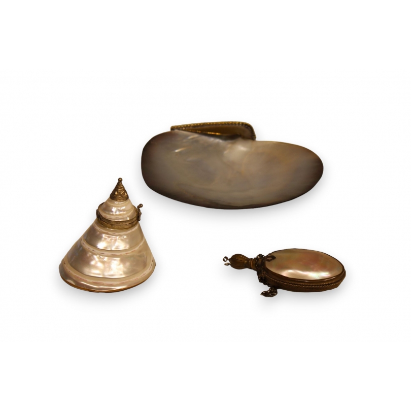 Set of 3 mother-of-pearl items