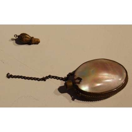 Set of 3 mother-of-pearl items