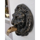 Fontaine Coquille au lion vieux bronze avec bec