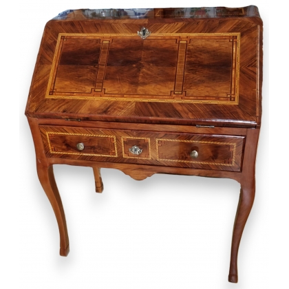 Hump-backed desk. At  Moinat SA  - Antiques and home décor