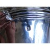 Cafetière piriforme tripode gravée d'armoiries