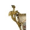 Paire de cache-pots en porcelaine à décor peint