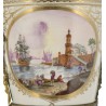 Paire de cache-pots en porcelaine à décor peint