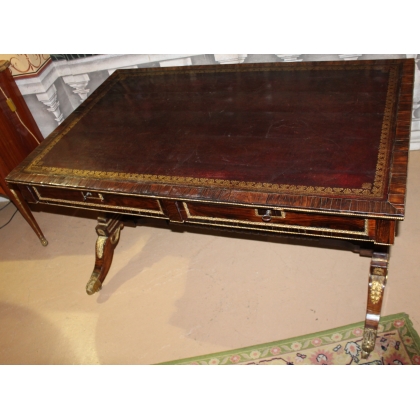 Bureau plat Regency en acajou