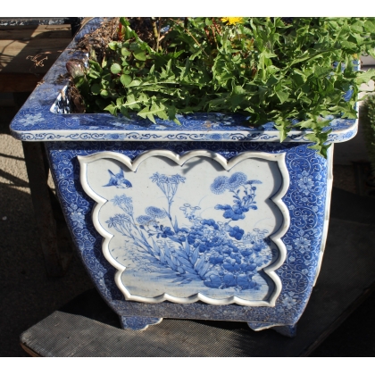 Cache-pot carré en porcelaine bleu-blanc (abimé)
