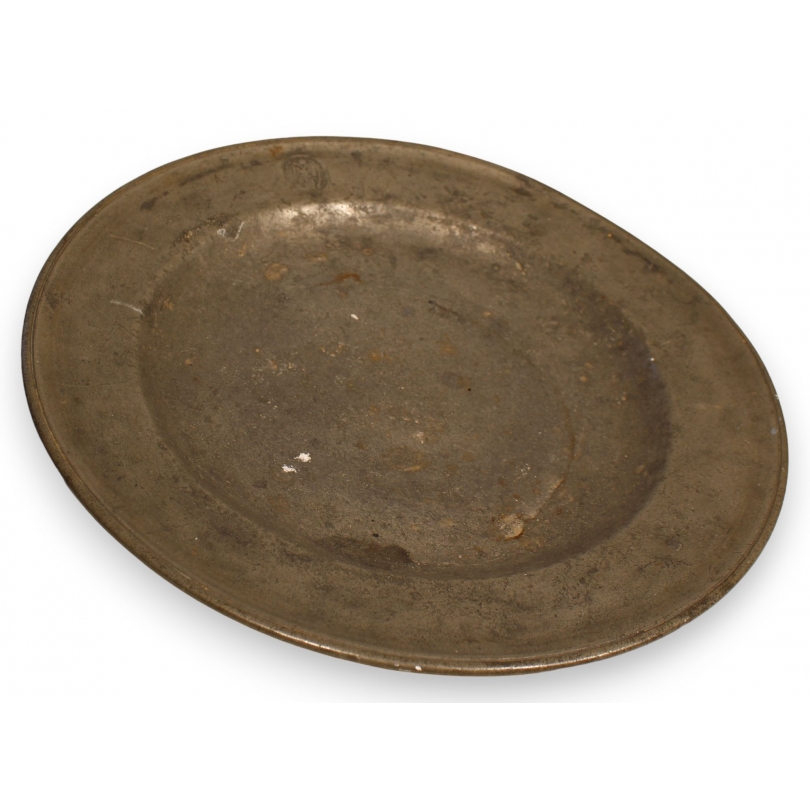 Round pewter dish