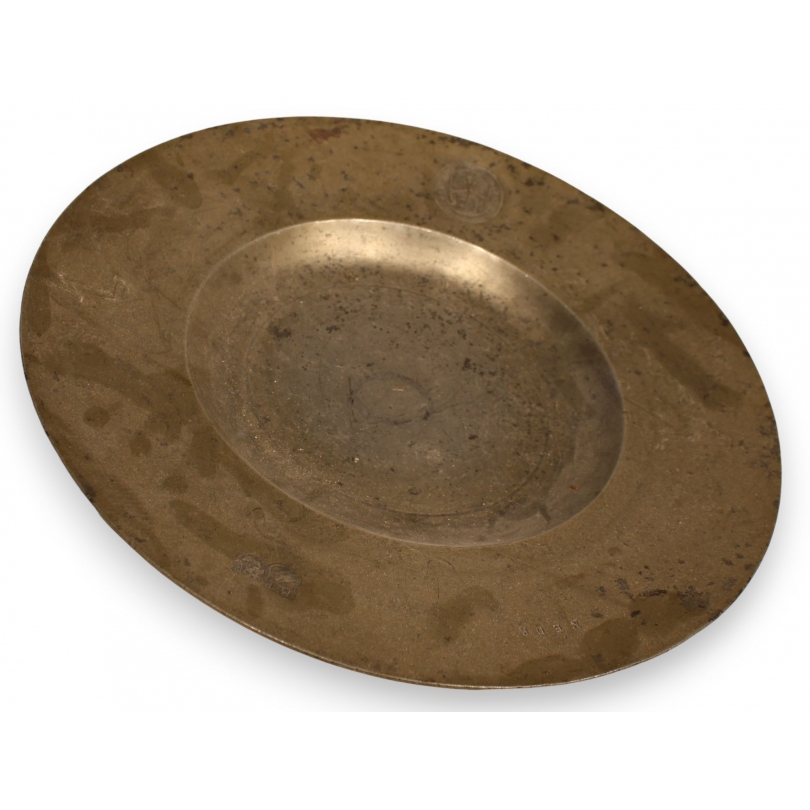 Round pewter dish