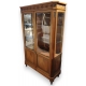 Vitrine style Louis XVI en noyer