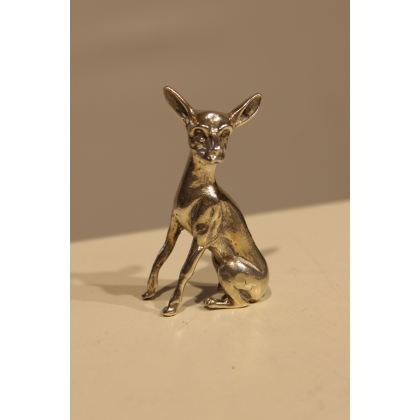 Chien assis en argent 800 (Pate cassée)