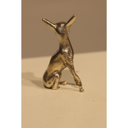 Chien assis en argent 800 (Pate cassée)