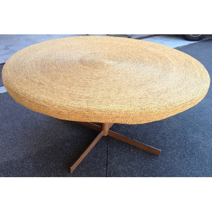  Table ronde par BARBEY. sur  Moinat SA  - Antiquités décoration