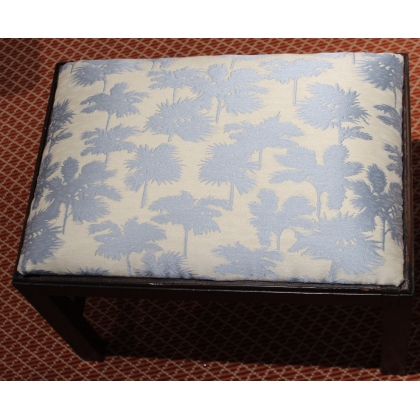 Mahogany stool at  Moinat SA  - Antiques and home décor