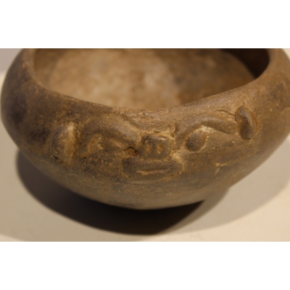 Coupe précolombienne en terre cuite