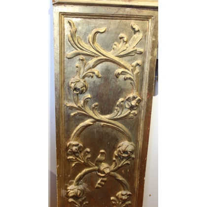 Panneau en bois sculpté et doré