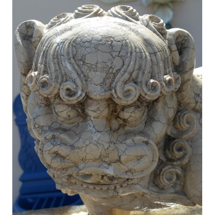 White marble ‘Chien de Fô’ sculpture by Moinat SA – Antiques and decorative items