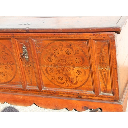 Inlaid chest from the Pays d'En-Haut