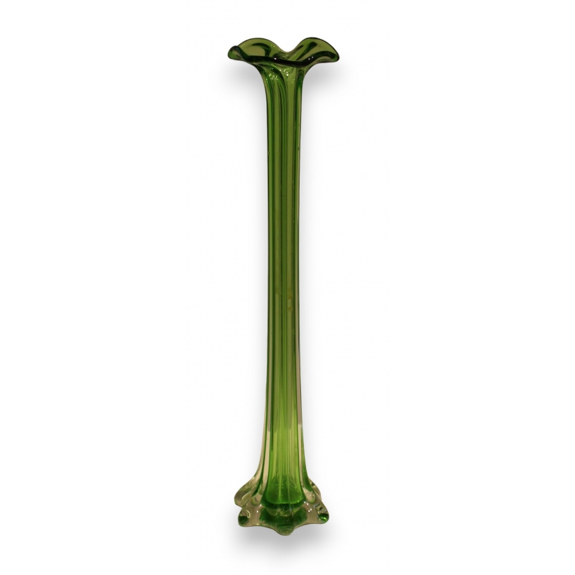 Green single-flower vase
