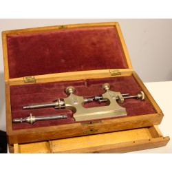 G de P & Co swivel tower, wooden box