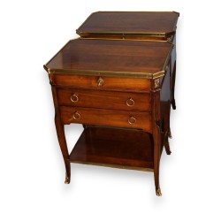 Paire de chevets style Louis XV à 3 tiroirs