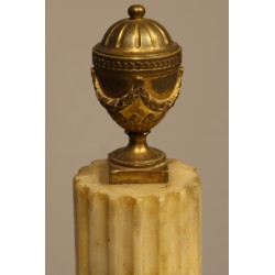 "Column and Urn" boundary marker