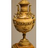 Paire de lampes en marbre beige et bronze doré