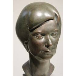 Bronze \"Tête de Mme. Pastori\" signé Y. LARSEN