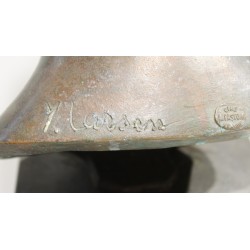 Bronze \"Tête de Mme. Pastori\" signé Y. LARSEN