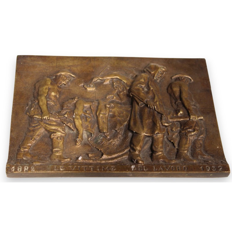 Bas relief \"Le Vittime del lavoro\"