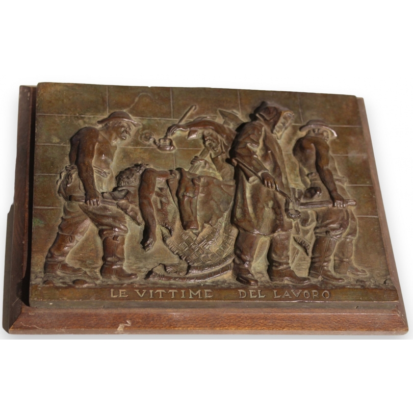 Bas relief "Le Vittime del lavoro"