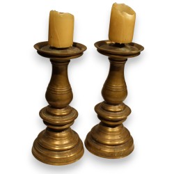 Paire de bougeoirs en bronze
