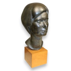 Plâtre \"Tête de Mme. Pastori\" par Y. LARSEN
