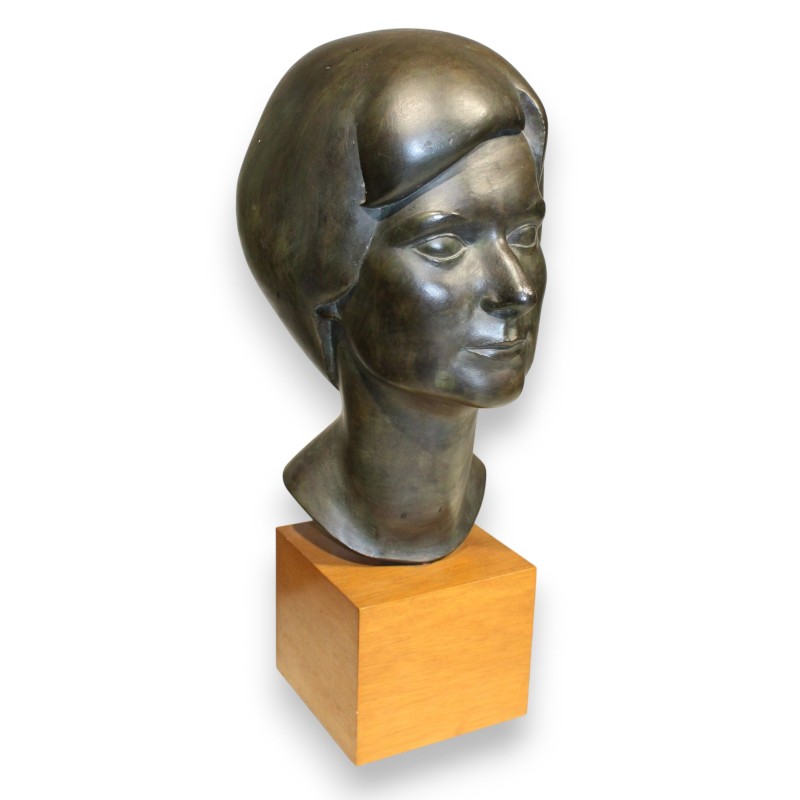 Plâtre \"Tête de Mme. Pastori\" par Y. LARSEN