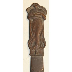 Ouvre-lettres en bronze \"Femme\"