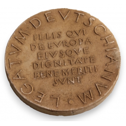 Médaille Latin en plâtre