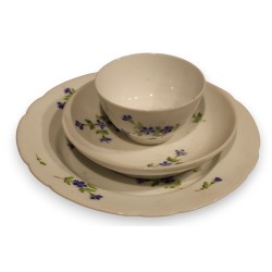Bol, sous-tasse et assiette en porcelaine
