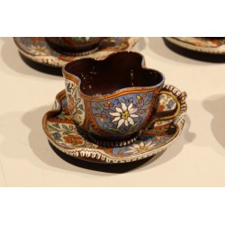 Suite de 4 tasses en faïence de Thoune Brune
