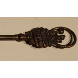 "Esmeralda" brass shoehorn