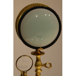 Loupe montée en sculpture unique