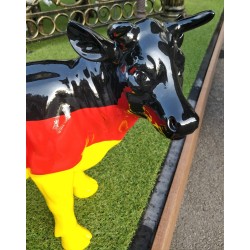 Petite vache en résine "Drapeau Allemand"